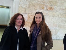 עו''ד עינת הורוביץ מהמרכז הרפורמי לדת ומדינה (משמאל) ופעילת התעוררות מרב כהן בדיון בבג''ץ בנושא הקריטריונים לדירות ב''מחיר למשתכן'' 28.11.2012 עו''ד עינת הורוביץ מהמרכז הרפורמי לדת ומדינה (משמאל) ופעילת התעוררות מרב כהן בדיון בבג''ץ בנושא הקריטריונים לדירות ב''מחיר למשתכן'' 28.11.2012