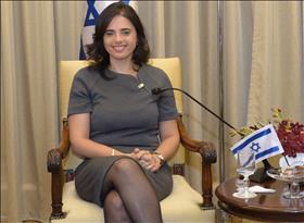 איילת שקד. צילום: Amos Ben Gershom - Spokesperson unit of the President of Israel, wikipedia איילת שקד. צילום: Amos Ben Gershom - Spokesperson unit of the President of Israel, wikipedia
