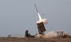 מערכת כיפת ברזל מיירטת רקטה שנורתה מעזה. צילום: Flickr - Israel Defense Forces