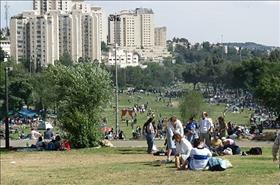 גן סאקר בירושלים. צילום: Adiel lo, wikipedia גן סאקר בירושלים. צילום: Adiel lo, wikipedia