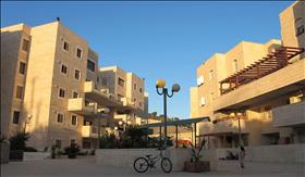בתים בשכונת מעלה זיתים במזרח ירושלים. צילום: מיכאל יעקובסון, ויקיפדיה בתים בשכונת מעלה זיתים במזרח ירושלים. צילום: מיכאל יעקובסון, ויקיפדיה