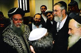 הרב אליהו בקשי דורון בביקור בישיבת הכותל. צילום: מיכאלי, ויקיפדיה הרב אליהו בקשי דורון בביקור בישיבת הכותל. צילום: מיכאלי, ויקיפדיה
