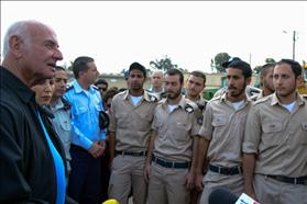 השר יעקב פרי מ''יש עתיד'' יו''ר ועדת השרים לגיבוש חוק השוויון בנטל פוגש חיילים חרדים בבסיס חיל האויר תל נוף. 23.04.2013 צילום: יוסי זליגר פלאש 90 השר יעקב פרי מ''יש עתיד'' יו''ר ועדת השרים לגיבוש חוק השוויון בנטל פוגש חיילים חרדים בבסיס חיל האויר תל נוף. 23.04.2013 צילום: יוסי זליגר פלאש 90