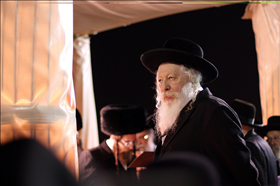 האדמו''ר מגור, הרב יעקב אריה אלתר, מגיע לחתונה בבני ברק 17.02.10. צילום: יעקב ליבני פלאש 90