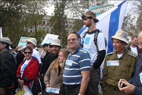 מסע האלונקות של הפורום לשוויון בנטל. צילום: הפורום לשוויון בנטל מסע האלונקות של הפורום לשוויון בנטל. צילום: הפורום לשוויון בנטל