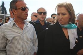 יו''ר התנועה ציפי לבני וח''כ אלעזר שטרן 03.01.2013 צילום :פלאש 90.j יו''ר התנועה ציפי לבני וח''כ אלעזר שטרן 03.01.2013 צילום :פלאש 90.j