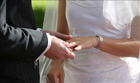 טקס נישואים. צילום: Jason Hutchens, wikipedia
