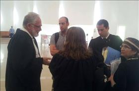 מנכ''ל חדו''ש, הרב אורי רגב (משמאל), לאחר הדיון בבג''ץ בנושא כתבי הסירוב. צילום: חדו''ש מנכ''ל חדו''ש, הרב אורי רגב (משמאל), לאחר הדיון בבג''ץ בנושא כתבי הסירוב. צילום: חדו''ש