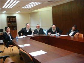 ישיבת סיעת יהדות התורה, 7.11.2011. מימין: משה גפני, יעקב ליצמן, מנחם אליעזר מוזס, ישראל אייכלר, אורי מקלב. צילום: יח''צ ישיבת סיעת יהדות התורה, 7.11.2011. מימין: משה גפני, יעקב ליצמן, מנחם אליעזר מוזס, ישראל אייכלר, אורי מקלב. צילום: יח''צ