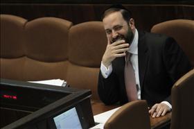 שר הבינוי והשיכון,אריאל אטיאס מש''ס במליאת הכנסת. 27042011 צילום: מרים אלסטר, פלאש 90 שר הבינוי והשיכון,אריאל אטיאס מש''ס במליאת הכנסת. 27042011 צילום: מרים אלסטר, פלאש 90