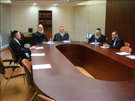 ישיבת סיעת יהדות התורה, 7.11.2011. מימין: חברי הכנסת משה גפני, יעקב ליצמן, מנחם אליעזר מוזס, ישראל אייכלר, אורי מקלב. צילום: יח''צ ישיבת סיעת יהדות התורה, 7.11.2011. מימין: חברי הכנסת משה גפני, יעקב ליצמן, מנחם אליעזר מוזס, ישראל אייכלר, אורי מקלב. צילום: יח''צ