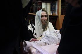 מנהיג דגל התורה הרב אהרון לייב שטיינמן בביתו בבני ברק 22.01.2015 צילום: יעקב נאומי פלאש 90 מנהיג דגל התורה הרב אהרון לייב שטיינמן בביתו בבני ברק 22.01.2015 צילום: יעקב נאומי פלאש 90